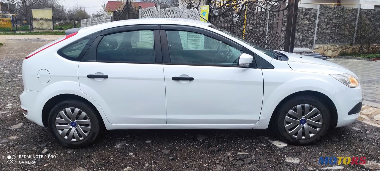 2010' Ford Focus photo #6