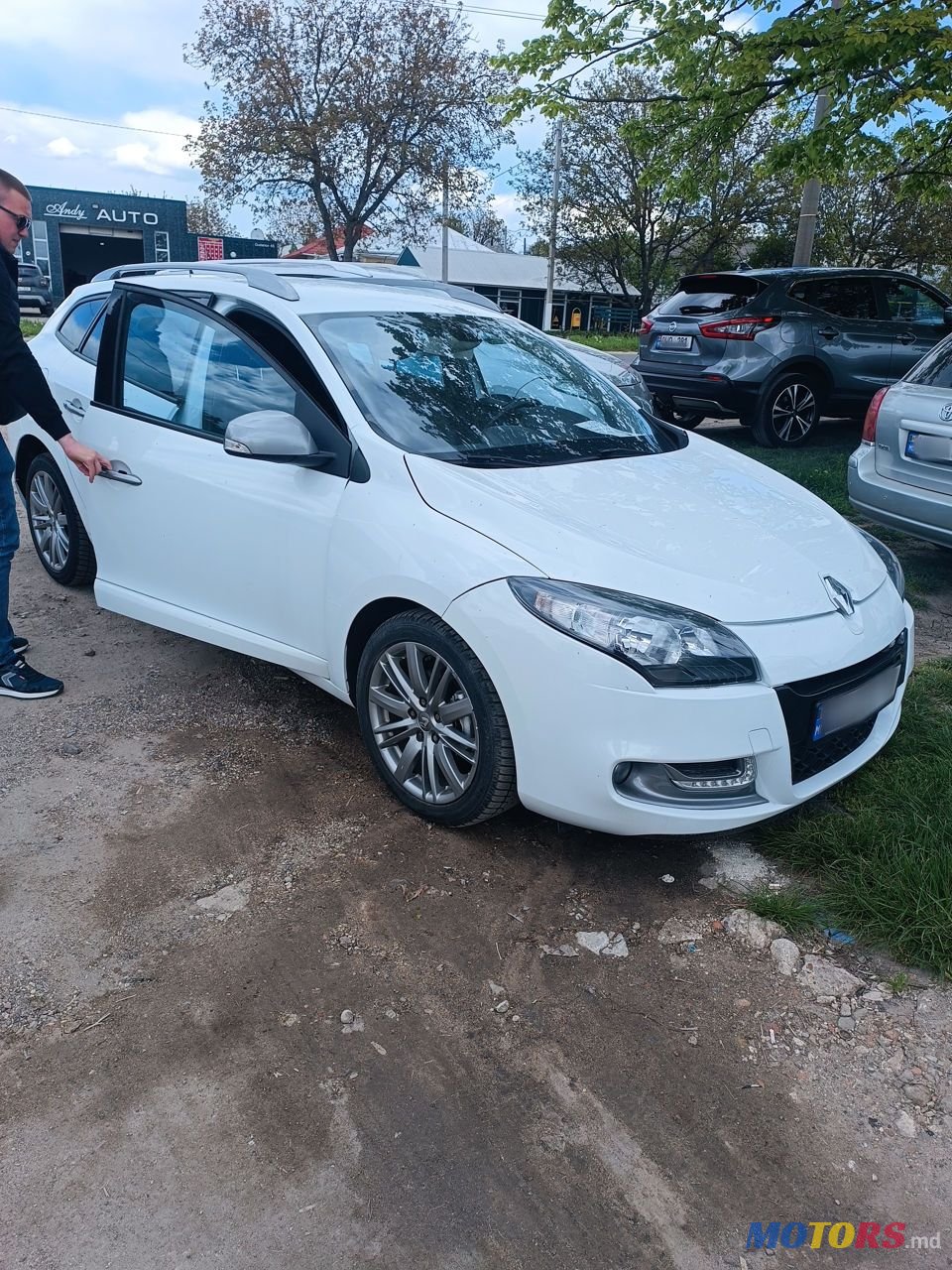 2012' Renault Megane photo #3