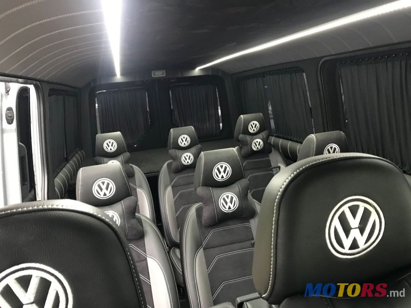 2017' Volkswagen Caravelle photo #6