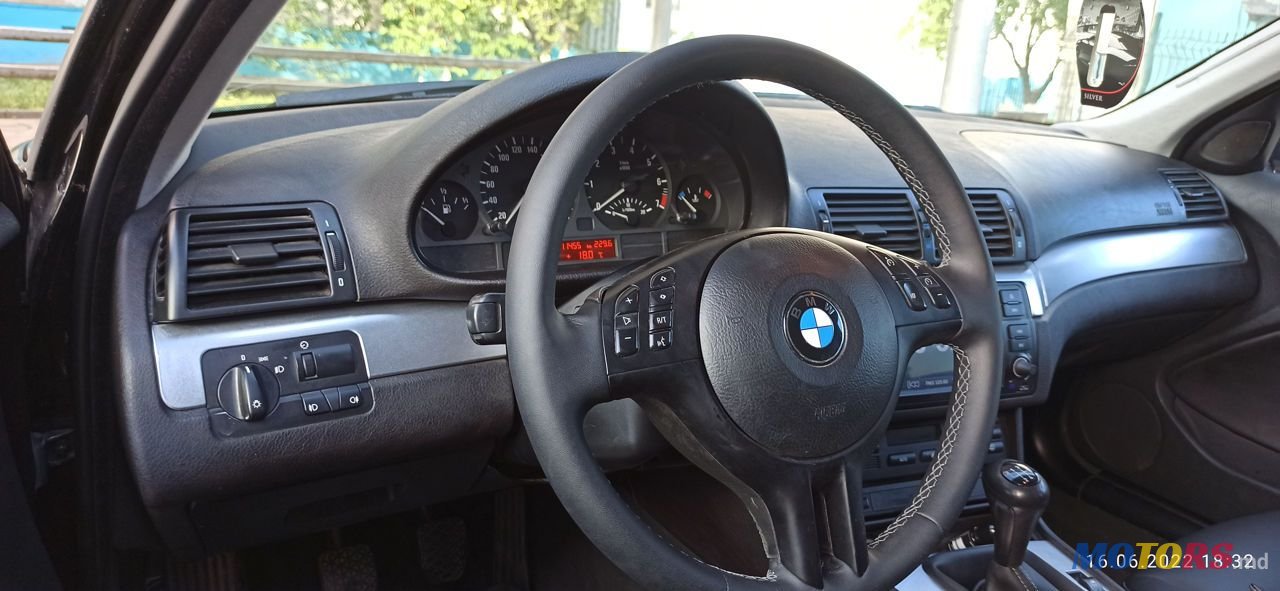 2004' BMW 3 Series photo #3