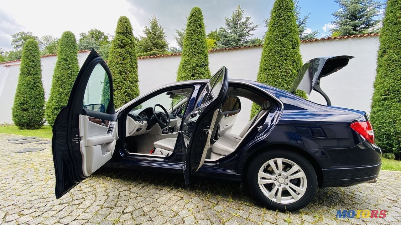 2009' Mercedes-Benz C Класс photo #6