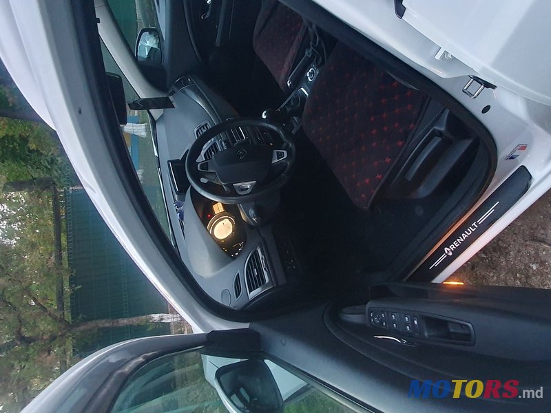 2012' Renault Megane Universal photo #6