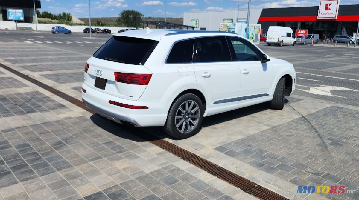 2017' Audi Q7 photo #5