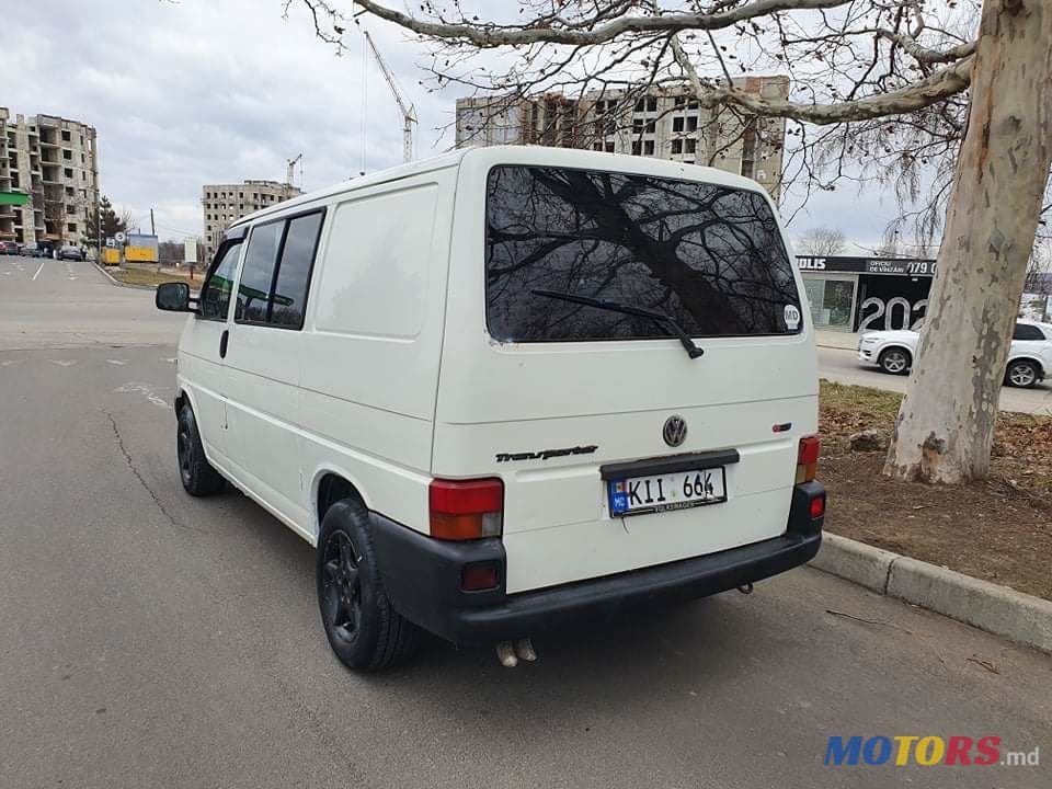 2002' Volkswagen Transporter photo #4