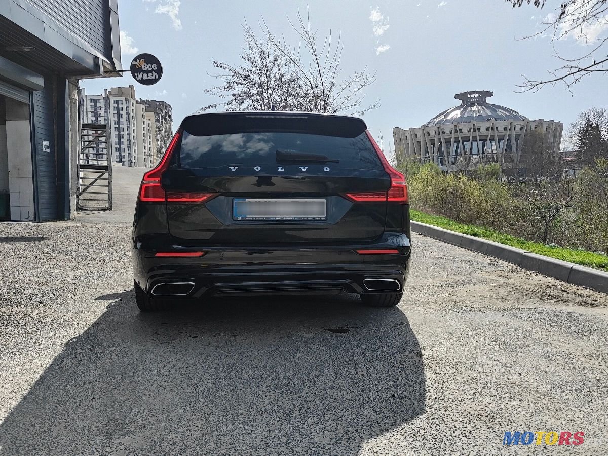 2019' Volvo V60 photo #3