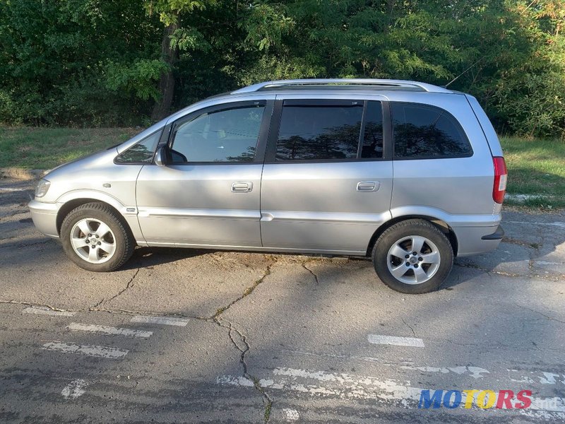 2004' Opel Zafira photo #2