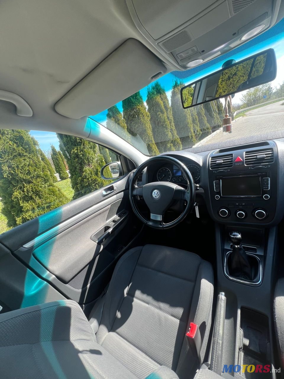 2005' Volkswagen Golf photo #2