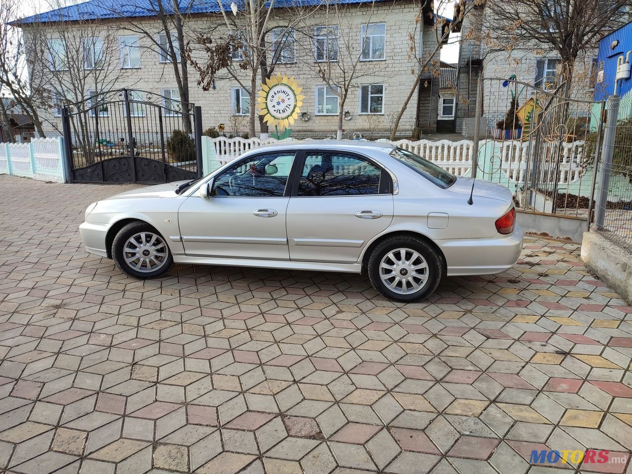 2004' Hyundai Sonata photo #5