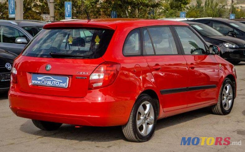 2011' Skoda Fabia photo #2