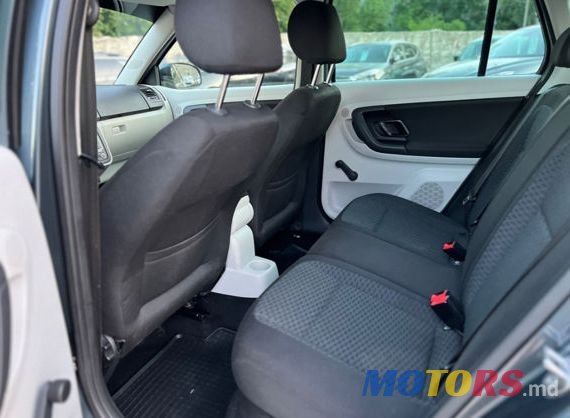 2014' Skoda Fabia photo #3