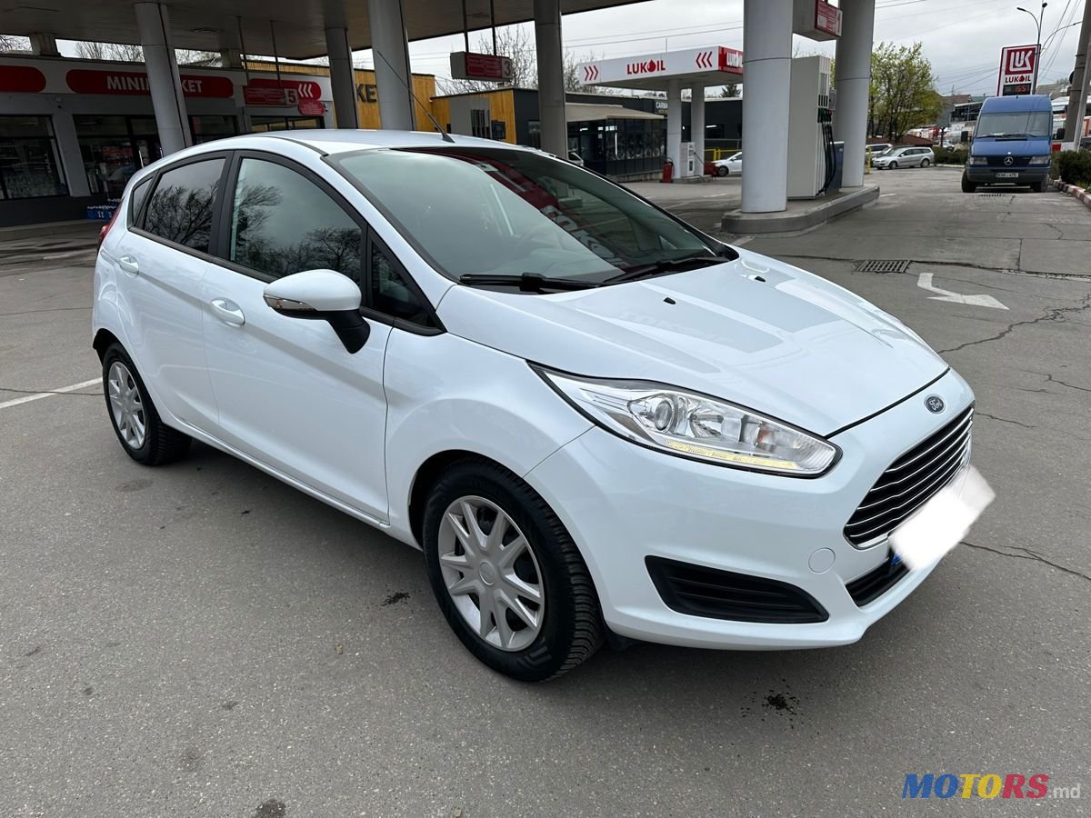 2015' Ford Fiesta photo #2