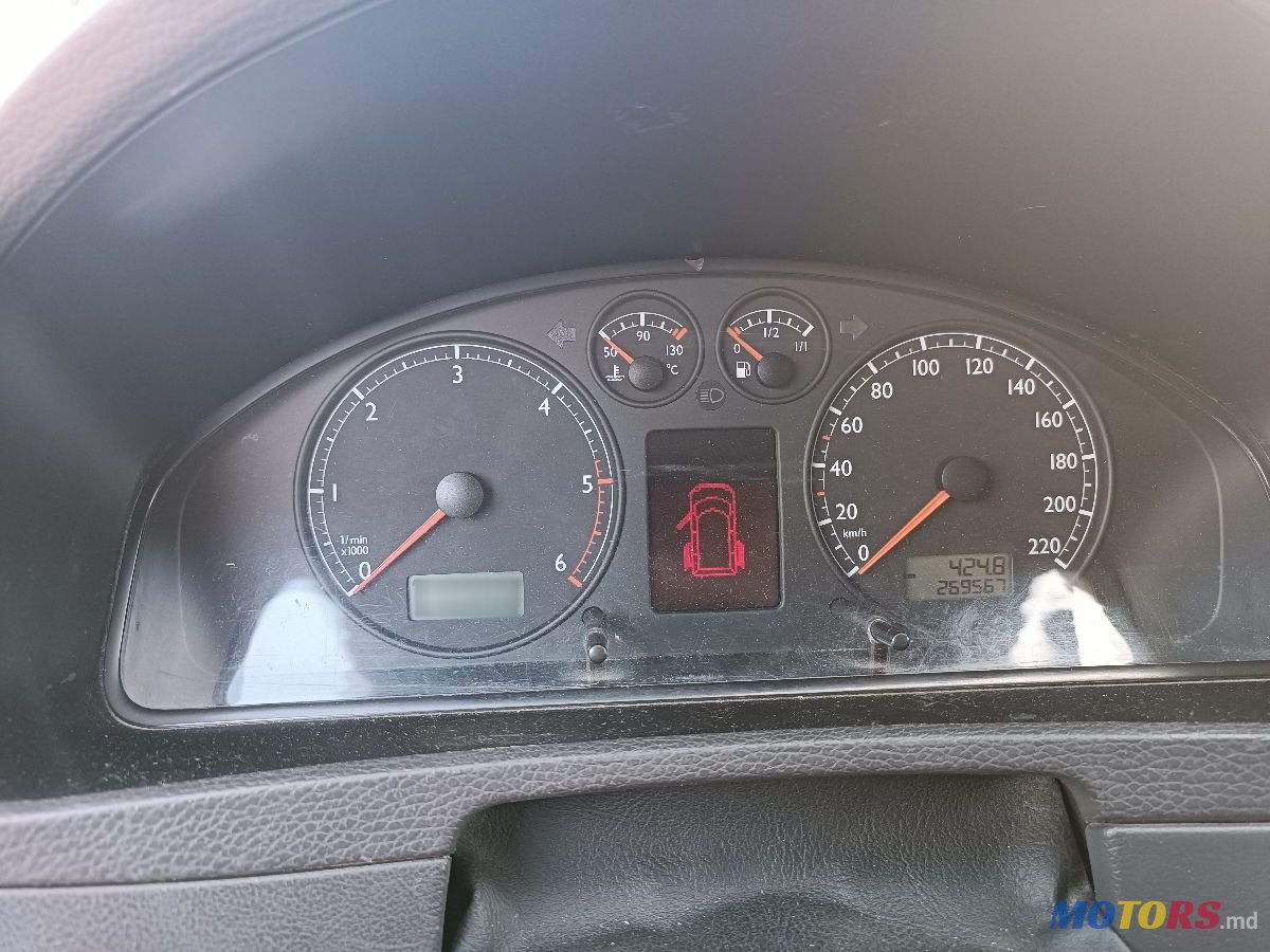 2004' Volkswagen Multivan photo #6