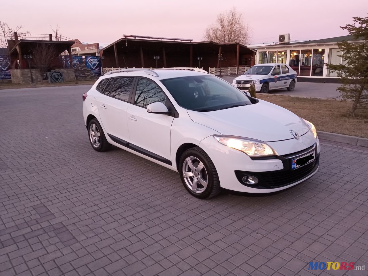 2013' Renault Megane photo #2