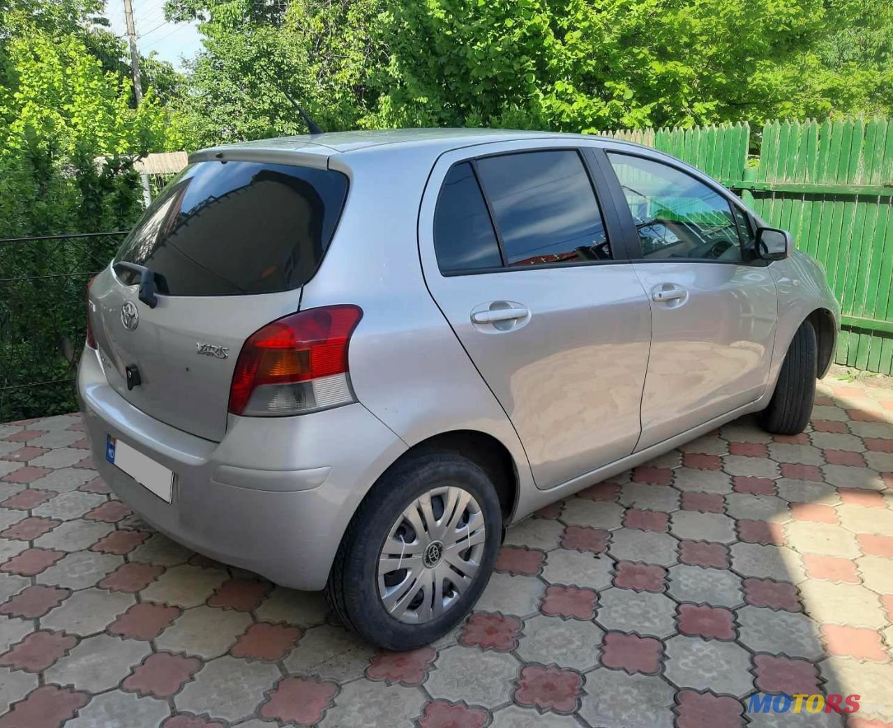 2009' Toyota Yaris photo #2