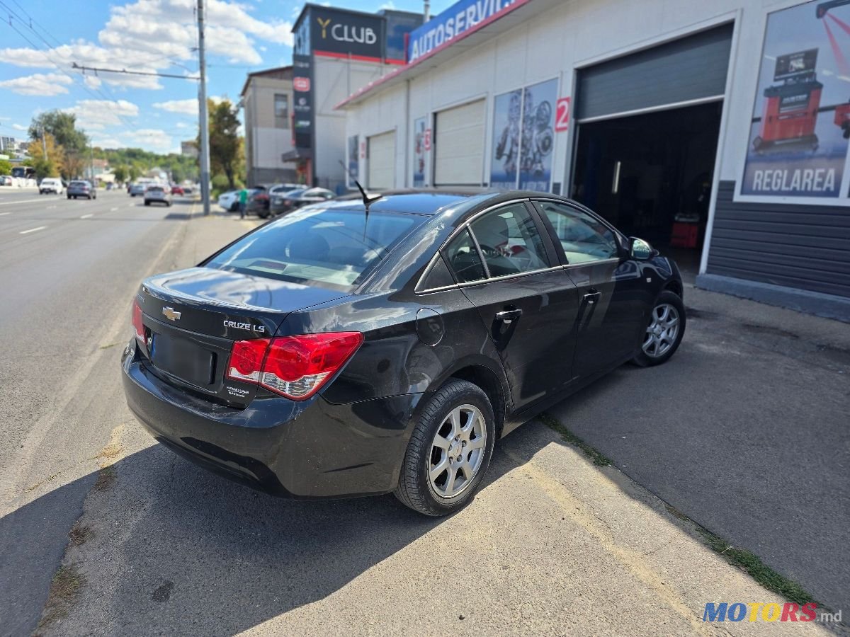 2010' Chevrolet Cruze photo #4