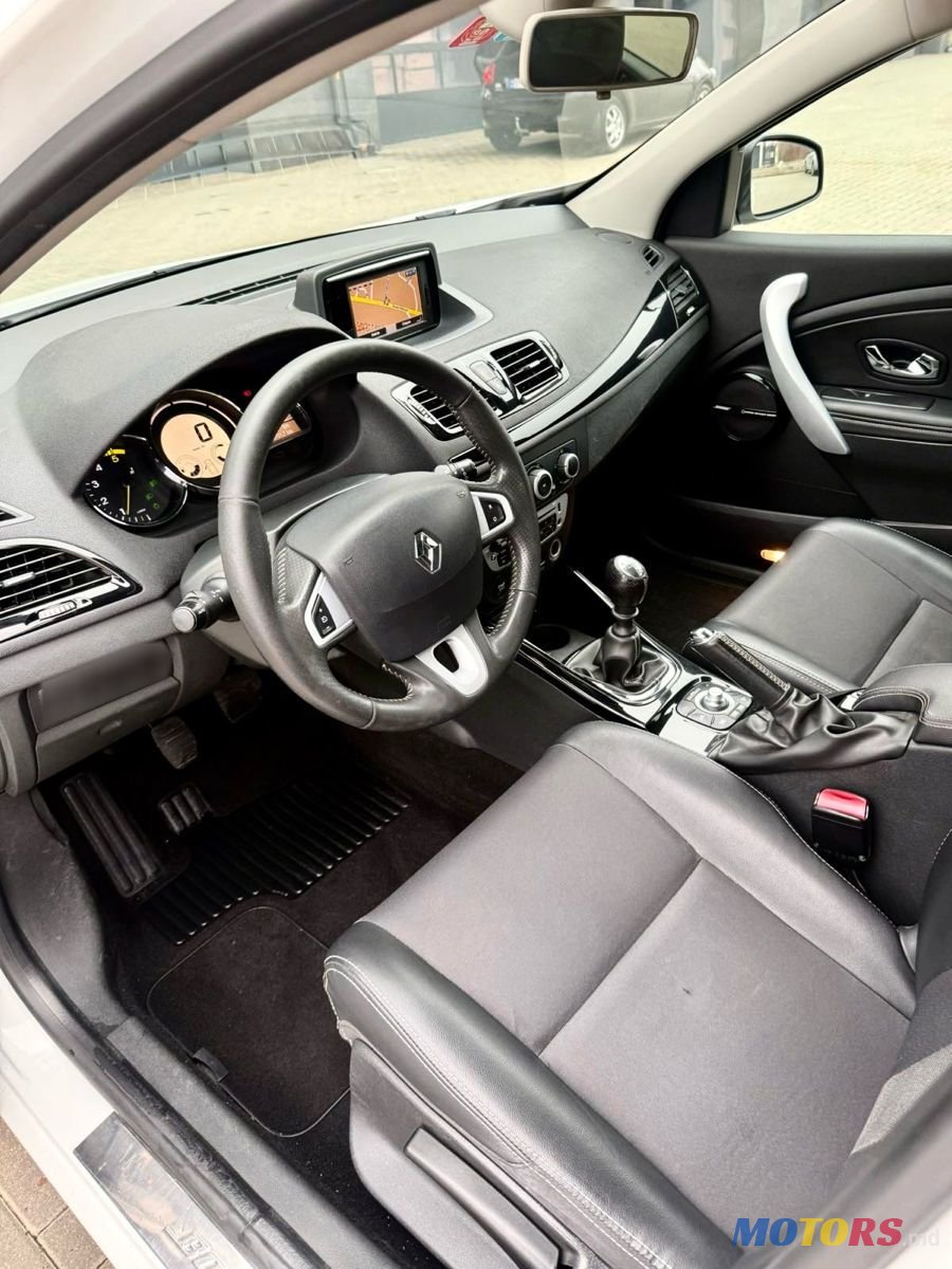 2012' Renault Megane photo #5
