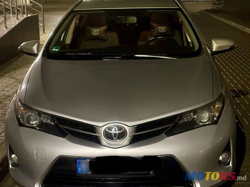 2013' Toyota Auris photo #1