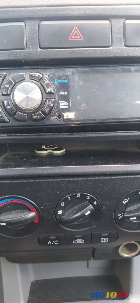 2004' Kia Rio photo #6