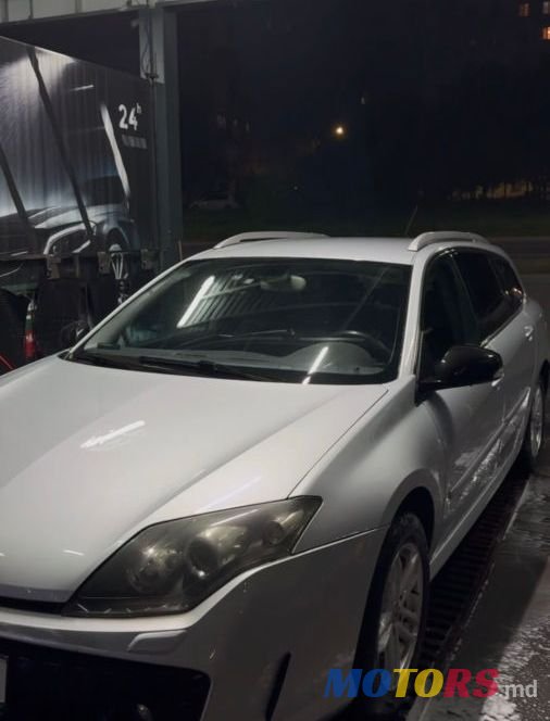 2010' Renault Laguna photo #2