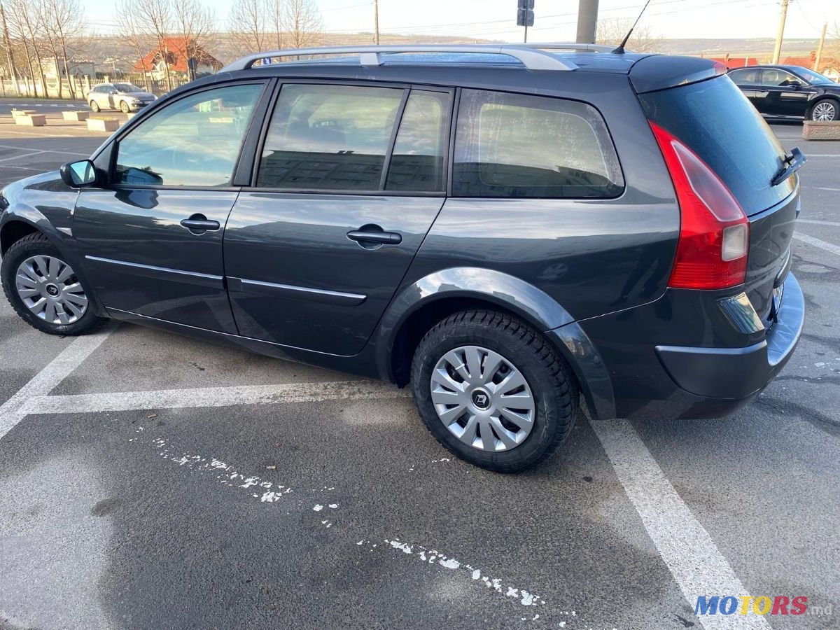 2008' Renault Megane photo #2