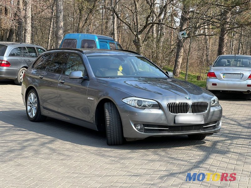 2013' BMW 5 Series photo #1