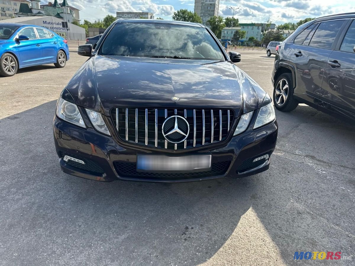 2009' Mercedes-Benz E-Class photo #1