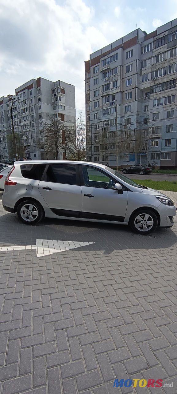 2013' Renault Grand Scenic photo #5
