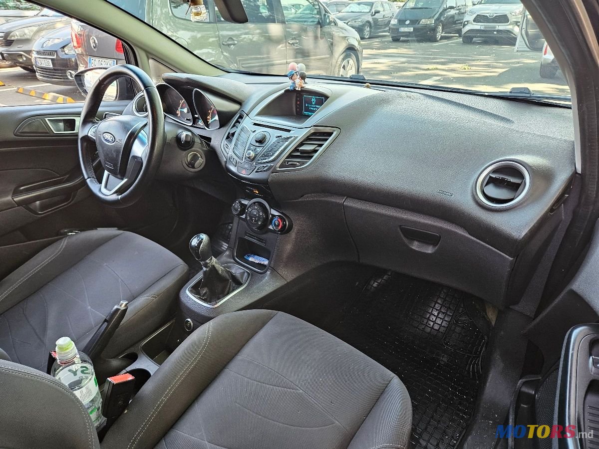 2014' Ford Fiesta photo #5