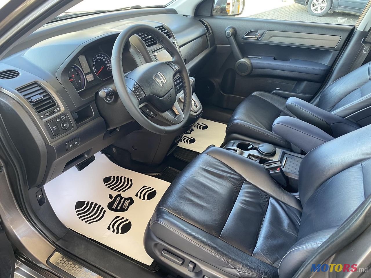 2010' Honda CR-V photo #2