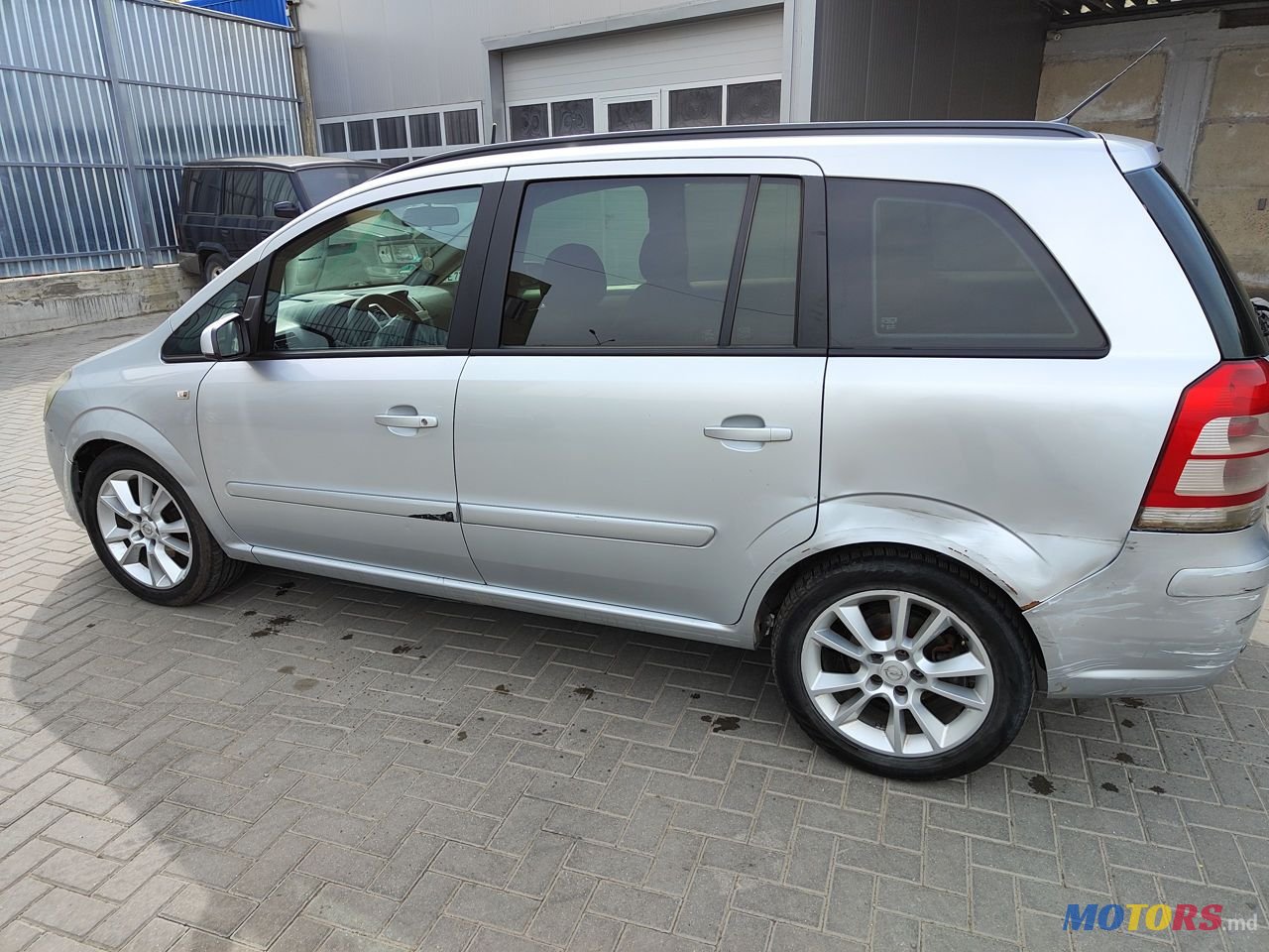 2008' Opel Zafira photo #4