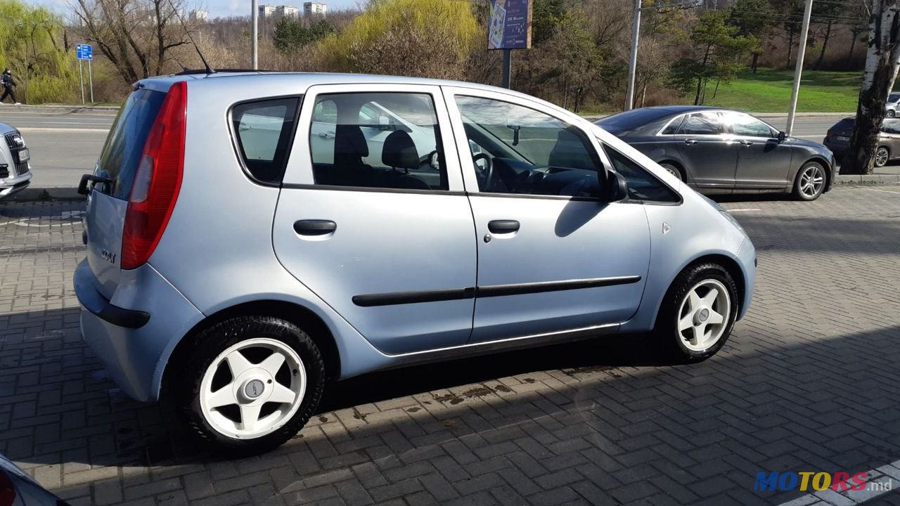 2007' Mitsubishi Colt photo #4