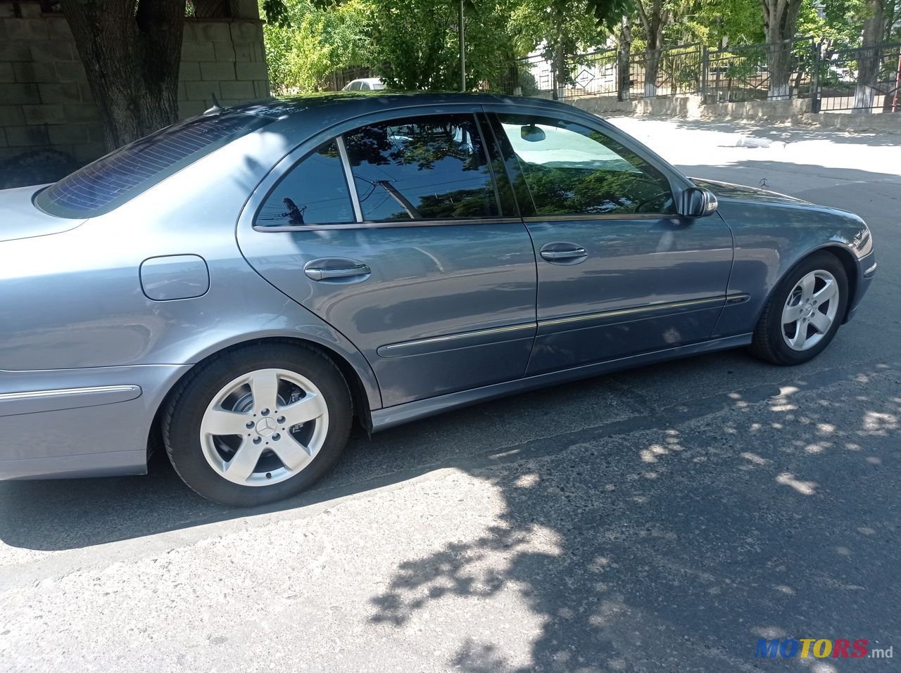 2004' Mercedes-Benz E Класс photo #3