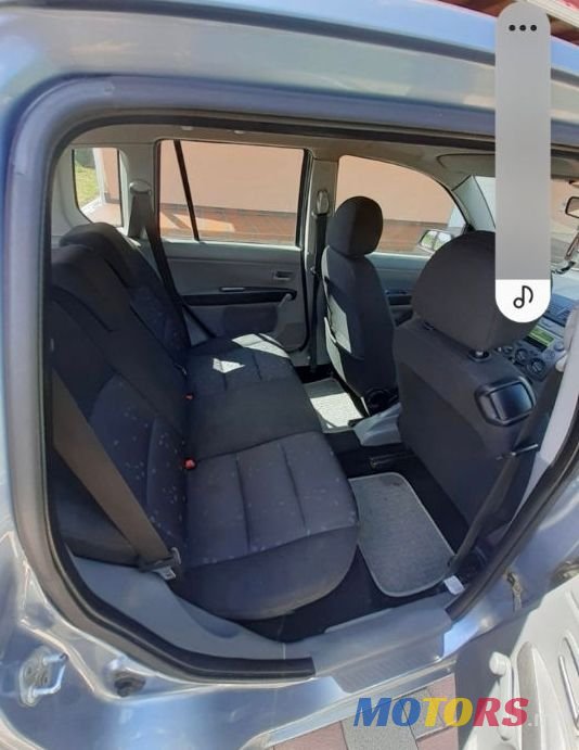 2006' Mazda 2 photo #2