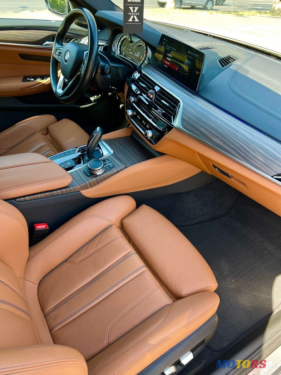 2017' BMW 5 Series photo #6