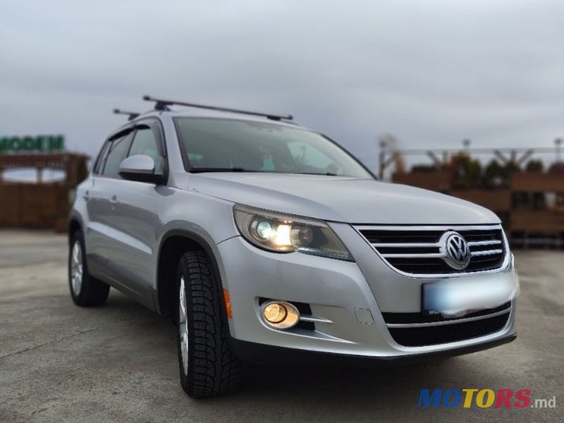 2010' Volkswagen Tiguan photo #1