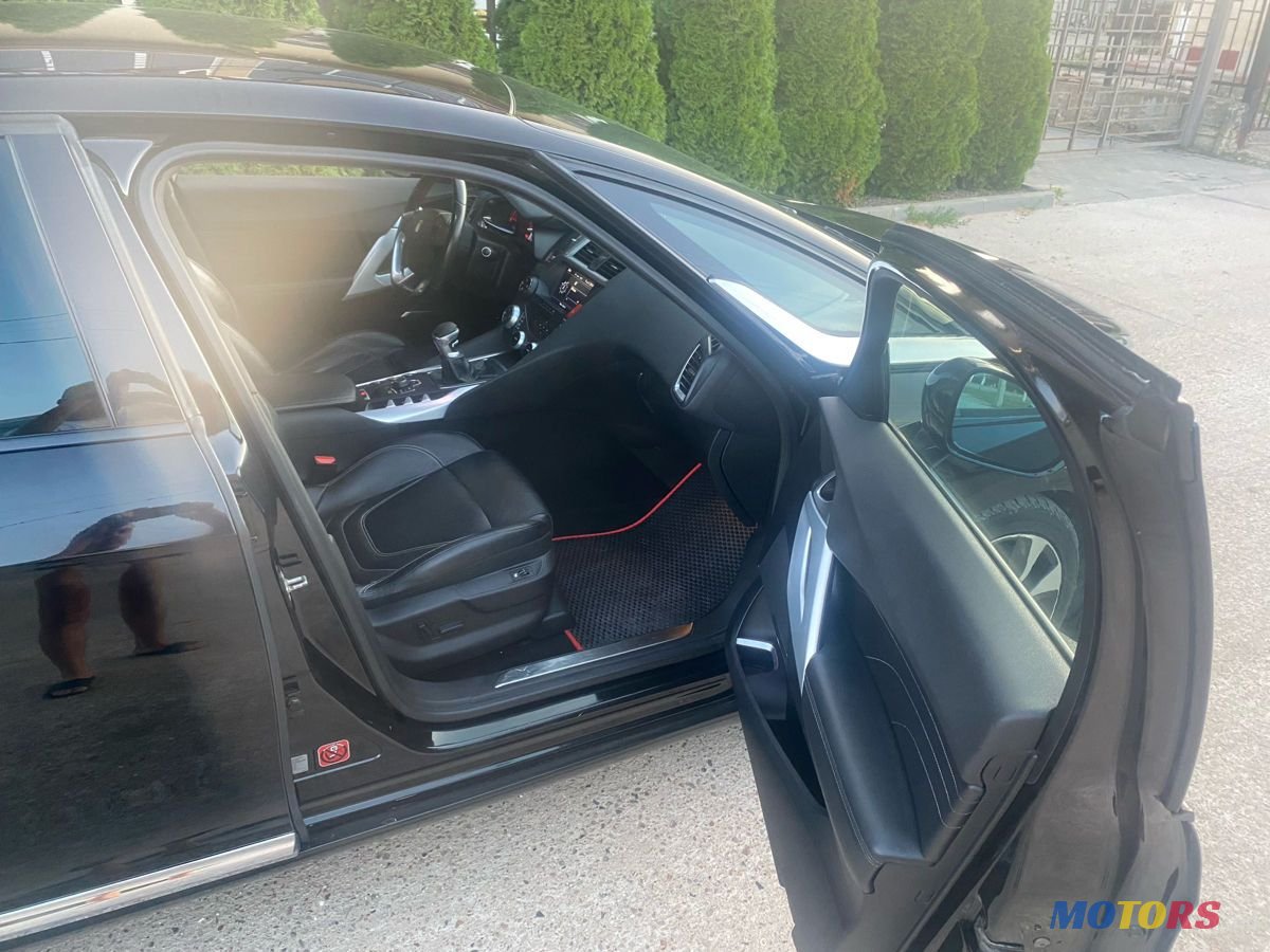 2013' Citroen DS5 photo #6