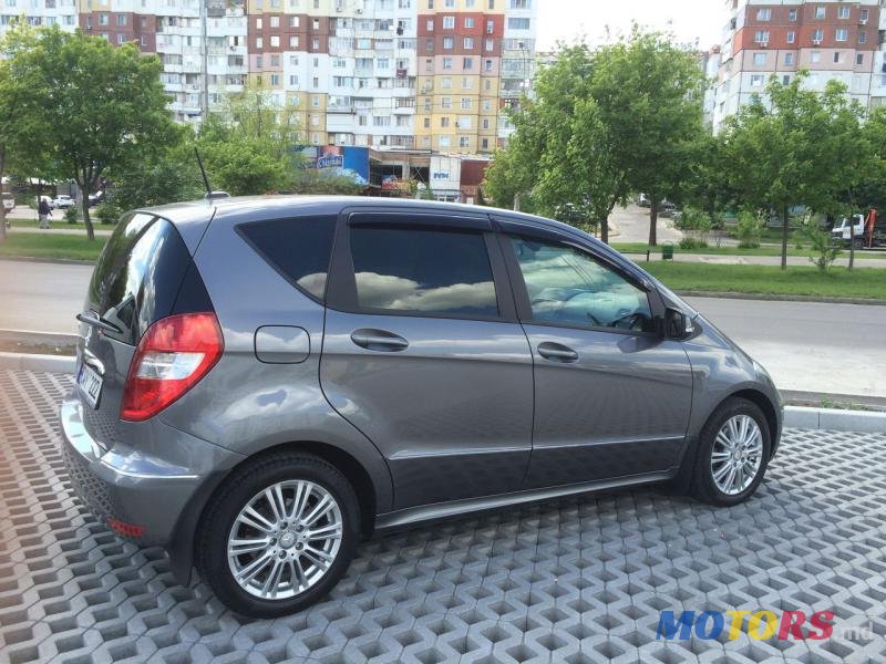 2011' Mercedes-Benz A-Class photo #6