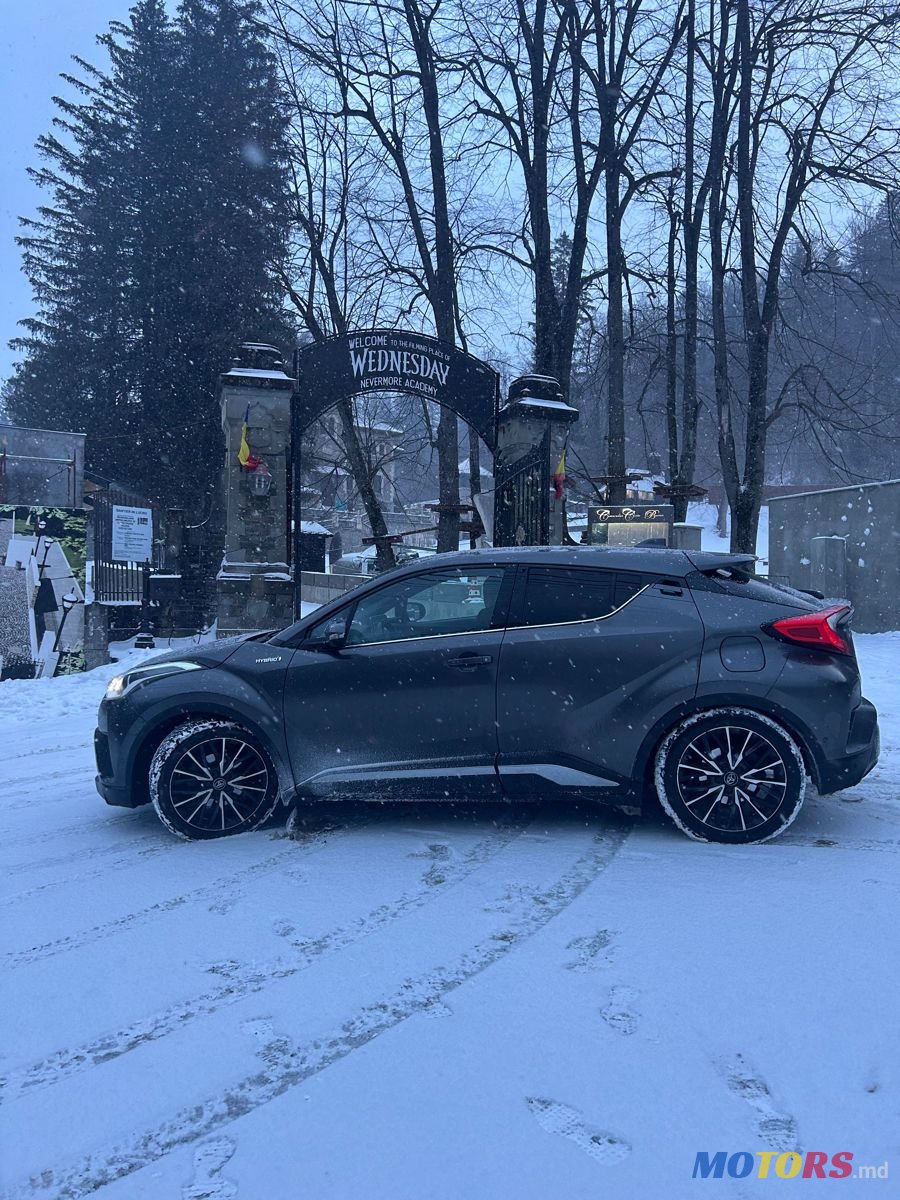 2017' Toyota C-HR photo #4