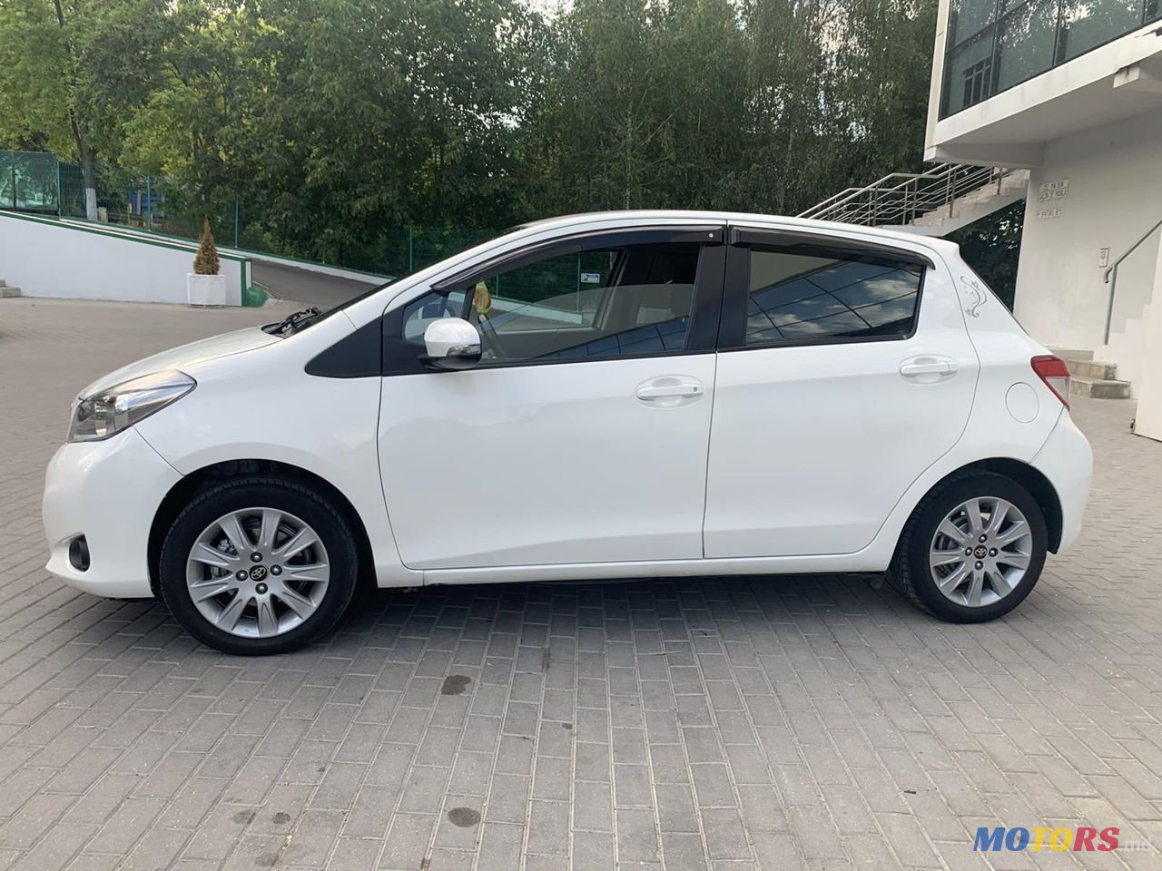 2012' Toyota Yaris photo #3