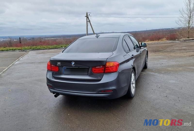 2016' BMW 3 Series photo #2