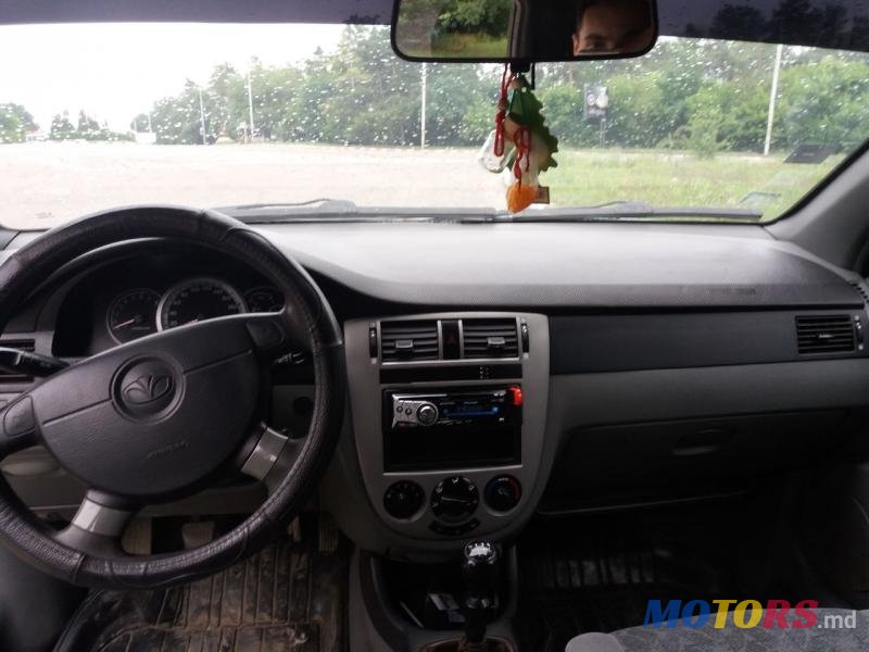 2004' Chevrolet Nubira photo #1