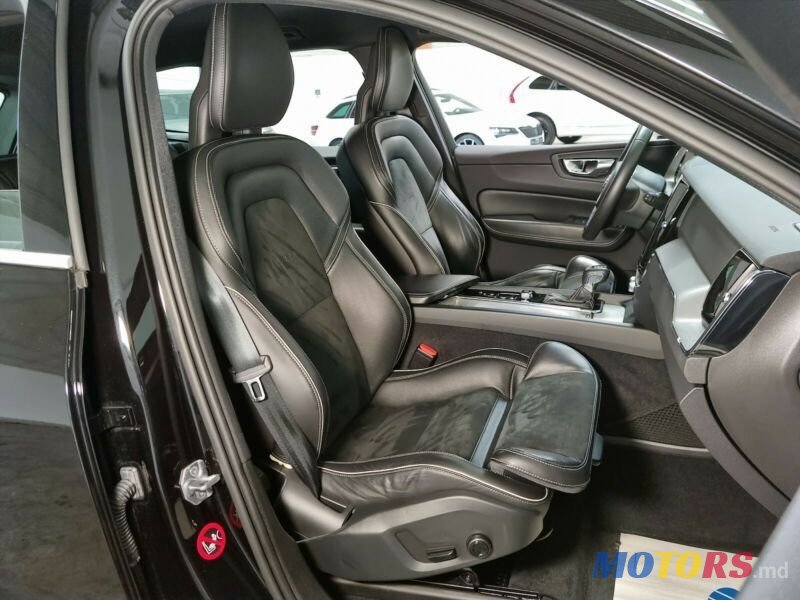 2018' Volvo XC60 photo #6