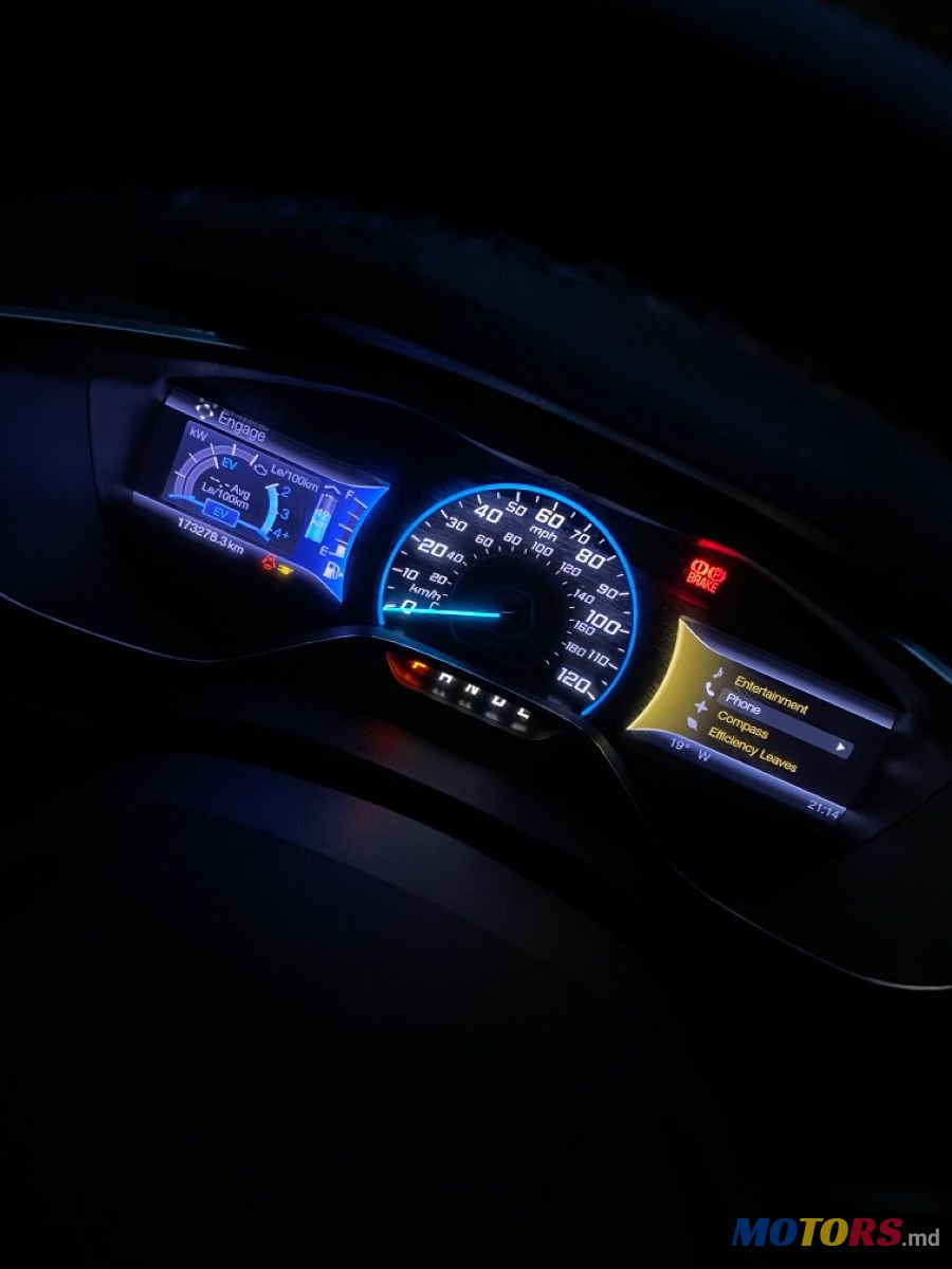 2013' Ford C-MAX photo #2