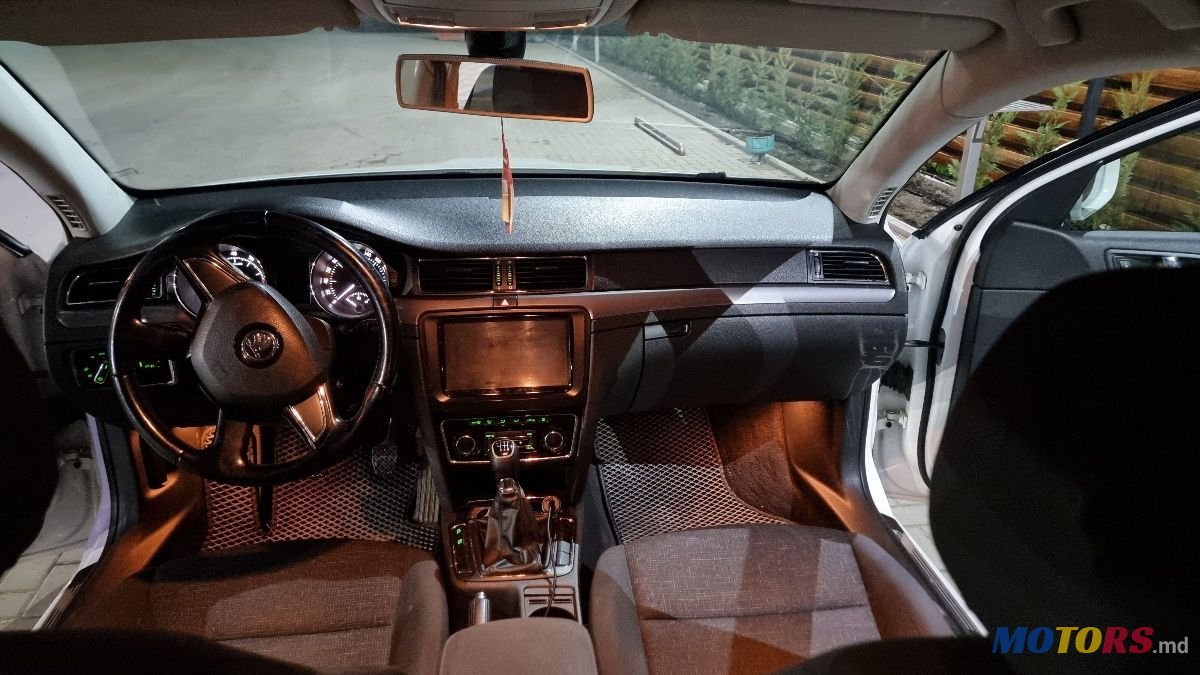 2014' Skoda Superb photo #5