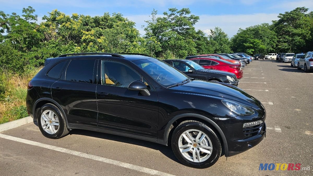 2013' Porsche Cayenne photo #3