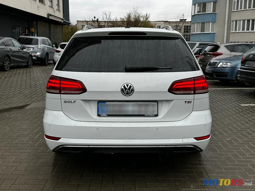 2017' Volkswagen Golf photo #3