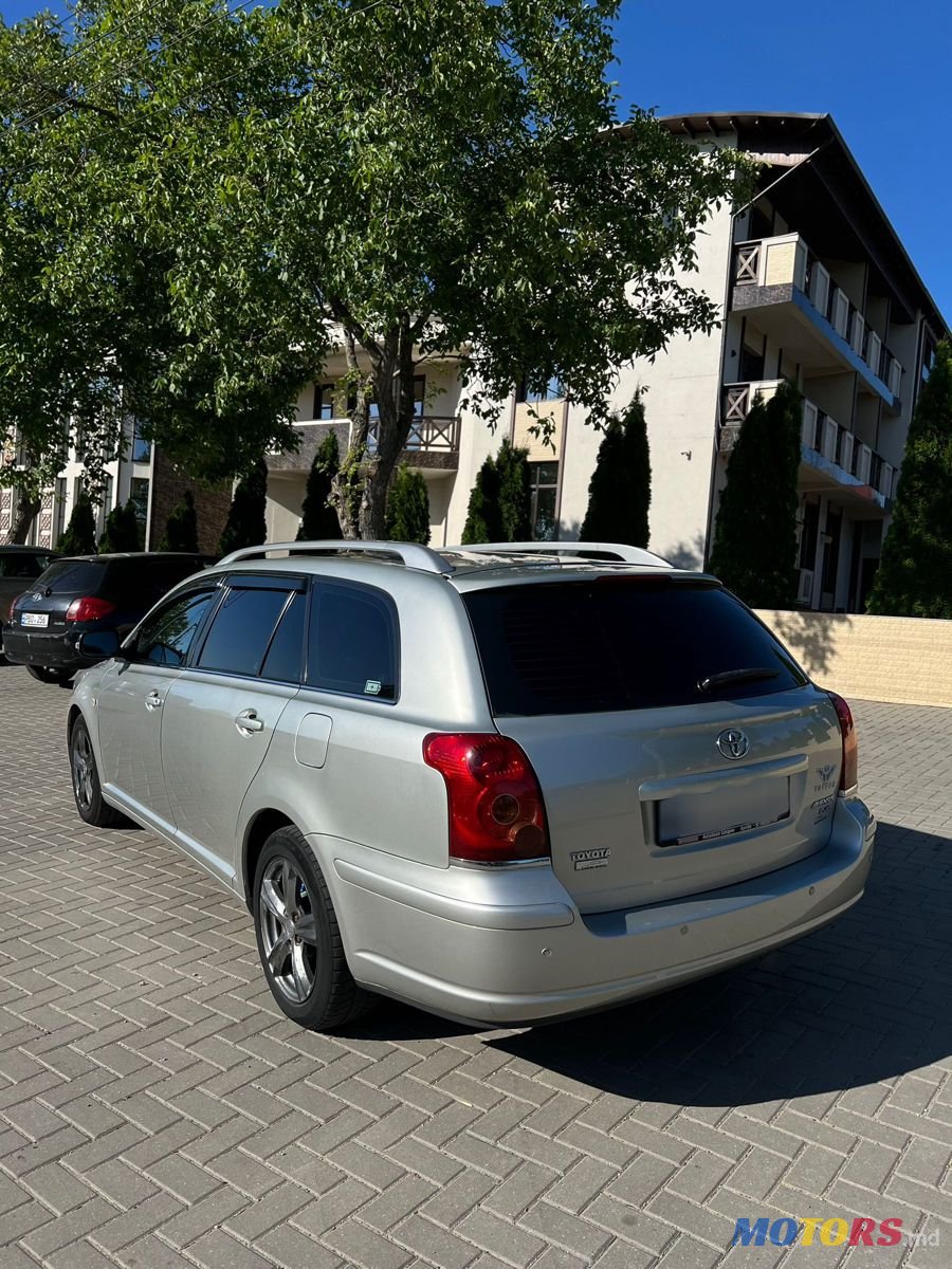 2005' Toyota Avensis photo #3