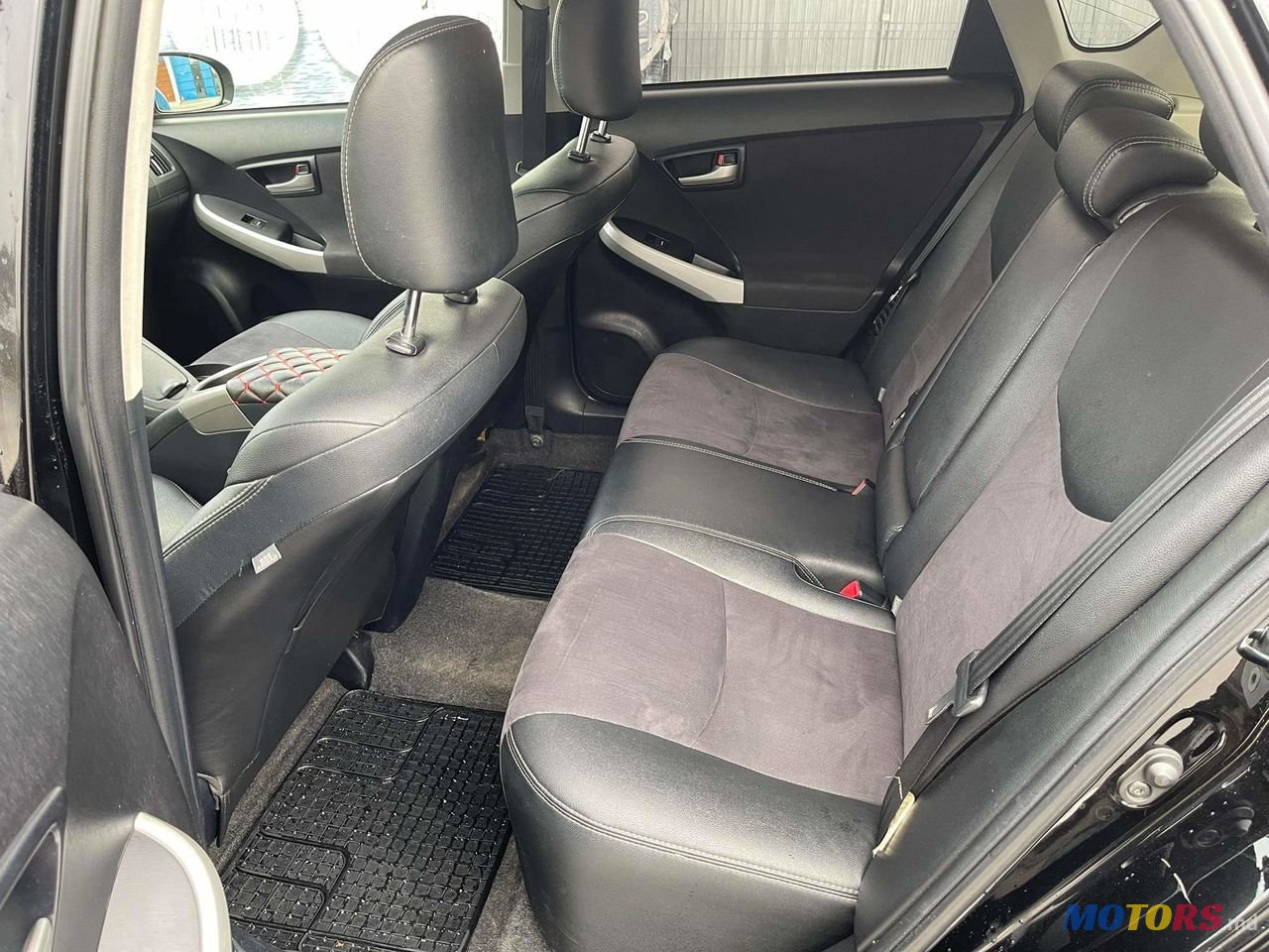 2014' Toyota Prius photo #6