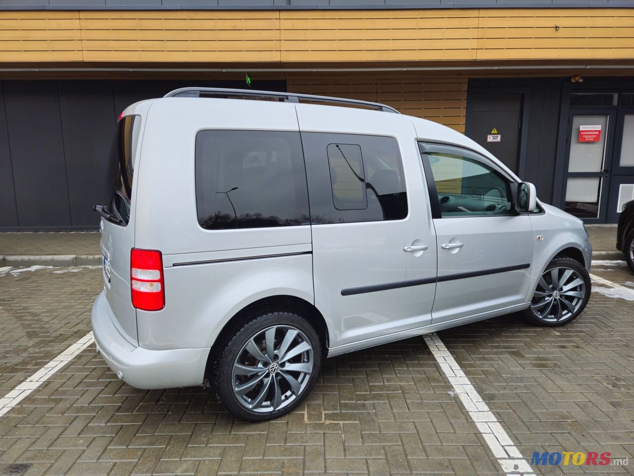 2011' Volkswagen Caddy photo #3