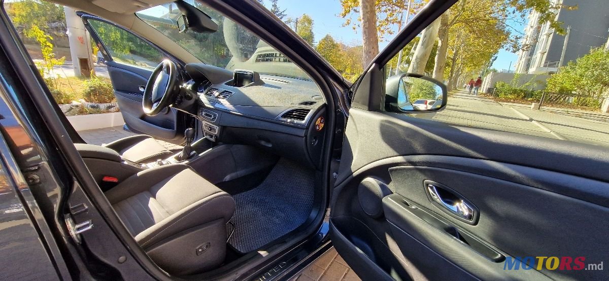 2014' Renault Megane photo #5